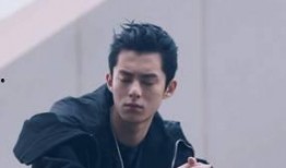 王鹤棣吃瓜的眼神娱乐,揭秘娱乐圈幕后真相